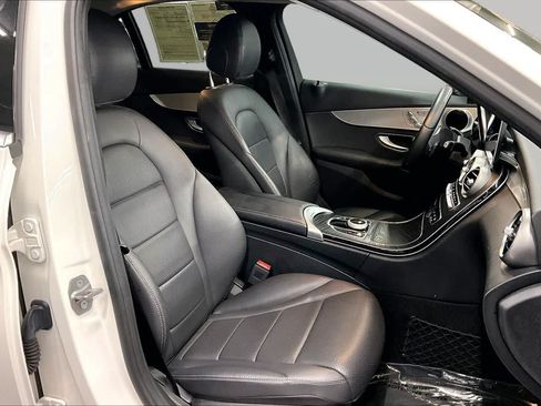 Used 2019 Mercedes-Benz C 300 Sedan image 8