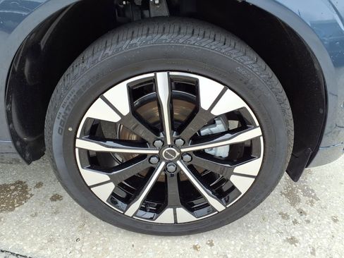 New 2026 Volvo XC60 B5 Plus w/ Protection Package Premier image 9