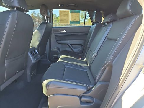 Used 2020 Volkswagen Atlas Cross Sport SEL image 18