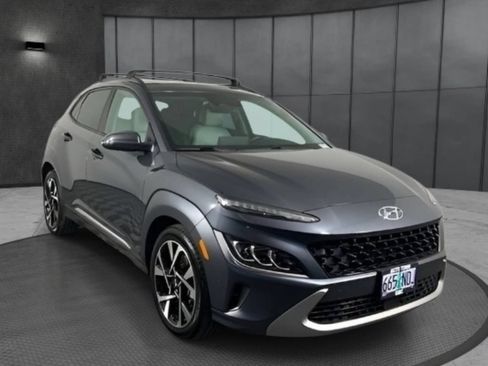 Used 2022 Hyundai Kona Limited AWD/4WD image 5