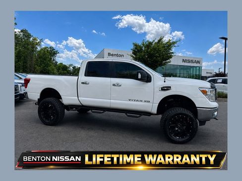Used 2018 Nissan Titan SV AWD/4WD image 1