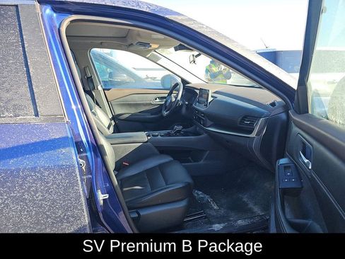 Used 2023 Nissan Rogue SV w/ SV Premium B Package image 5
