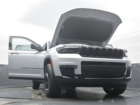 New 2025 Jeep Grand Cherokee L Limited image 60