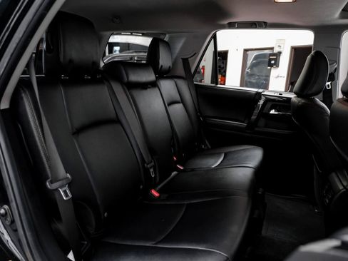 Used 2022 Toyota 4Runner TRD Off-Road Premium w/ Moonroof Package AWD/4WD image 38
