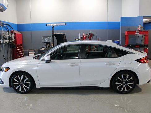 Used 2024 Honda Civic EX-L image 17