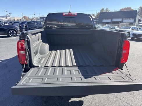Used 2022 Chevrolet Colorado Z71 w/ Z71 Midnight Edition image 7
