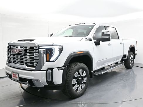 New 2026 GMC Sierra 3500 Denali image 2