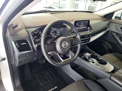 Used 2021 Nissan Rogue SV FWD image 9
