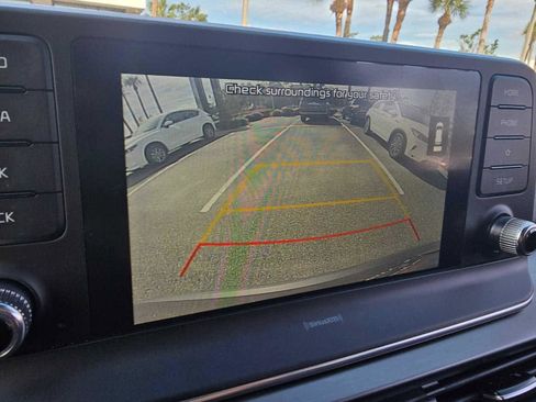 Used 2021 Kia Telluride LX image 13