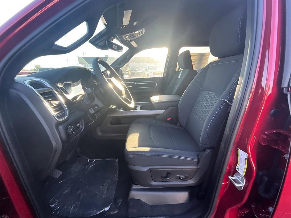 New 2027 RAM 3500 Big Horn AWD/4WD image 15