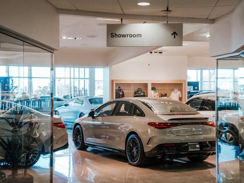 Used 2023 Porsche Taycan image 34