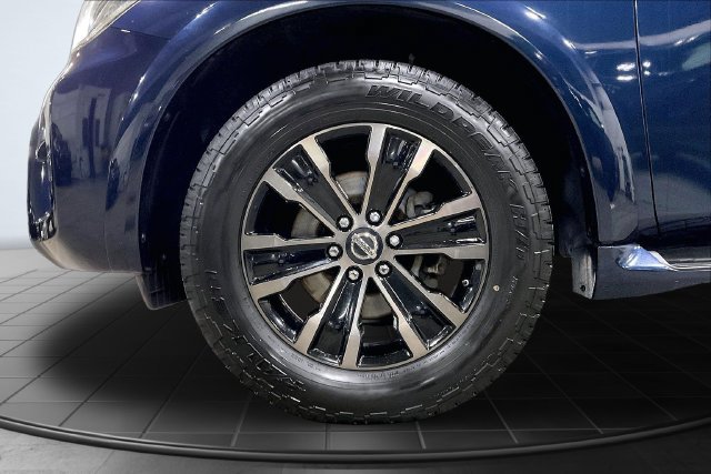 Used 2019 Nissan Armada Platinum w/ Captain's Chairs Package AWD/4WD image 9