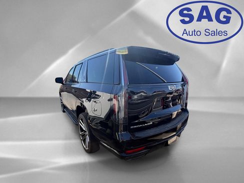 Used 2023 Cadillac Escalade Sport AWD/4WD image 4
