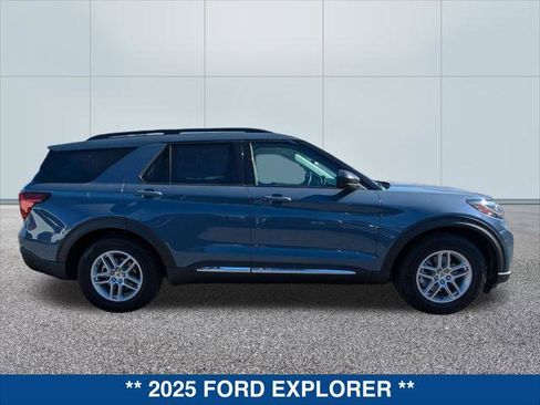 Used 2025 Ford Explorer Active w/ Active Comfort Package image 6