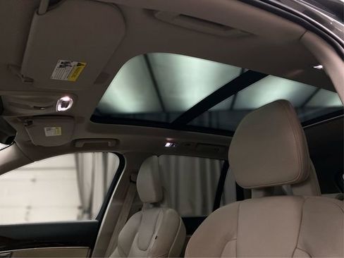 Used 2017 Volvo XC90 T6 Momentum w/ Vision Package image 26