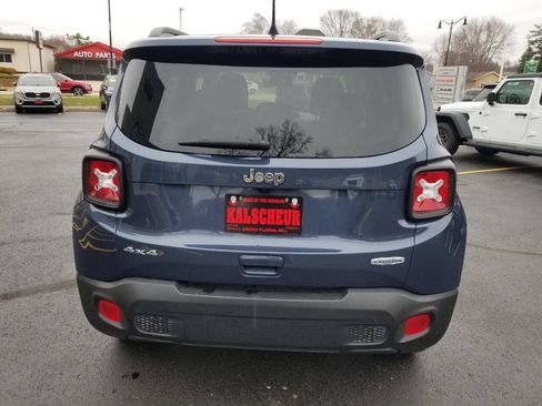 Certified 2022 Jeep Renegade Latitude w/ Convenience Group AWD/4WD image 6