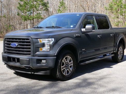 Used 2017 Ford F150 XLT w/ Equipment Group 302A Luxury image 6