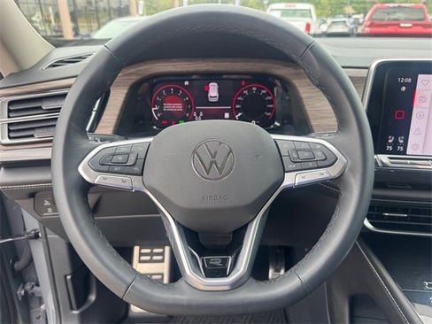 Used 2025 Volkswagen Atlas SEL Premium R-Line image 23