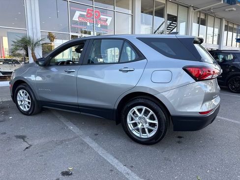 Certified 2024 Chevrolet Equinox LS FWD image 3