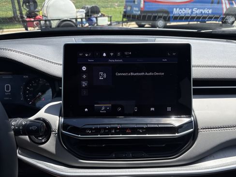 Used 2026 Jeep Compass Limited image 27