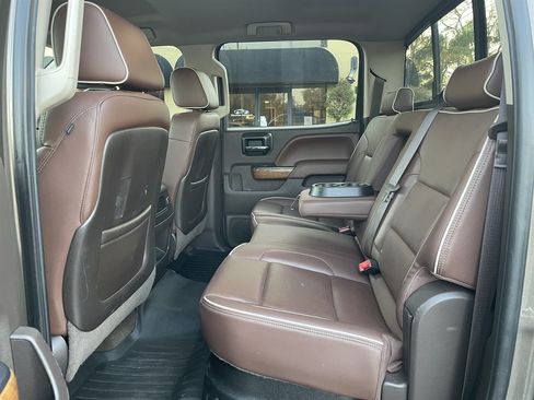 Used 2015 Chevrolet Silverado 2500 High Country w/ Duramax Plus Package AWD/4WD image 23