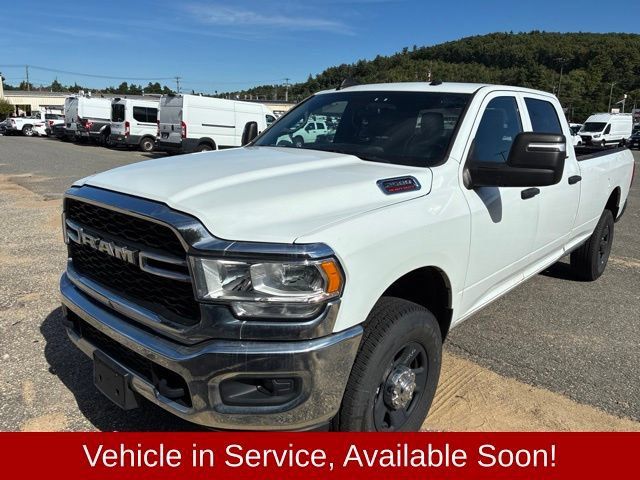 Used 2024 RAM 2500 Tradesman w/ Chrome Appearance Group AWD/4WD image 4