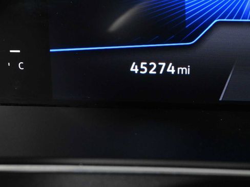 Certified 2023 Volkswagen Tiguan SE FWD image 23