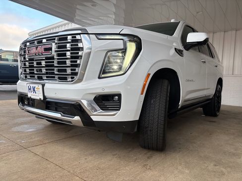Used 2025 GMC Yukon Denali w/ Sun & Power Step Package image 51