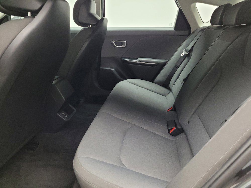 Used 2025 Kia K4 FWD image 18