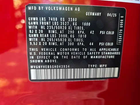 Used 2025 Volkswagen ID. Buzz Pro S Plus AWD/4WD image 23
