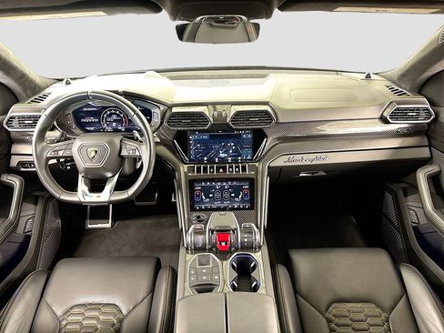 Used 2022 Lamborghini Urus image 9