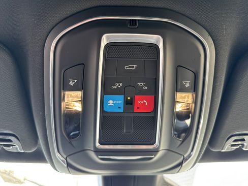 New 2025 Jeep Wagoneer Series II w/ HD Trailer Tow Package image 9