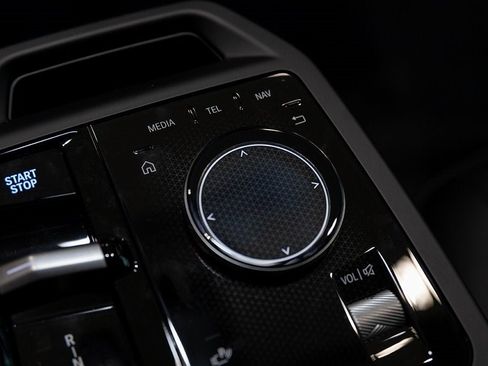 Used 2025 BMW iX xDrive50 w/ Premium Package image 22