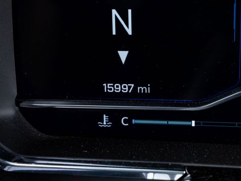 Used 2022 Chevrolet Silverado 1500 ZR2 w/ Technology Package image 21