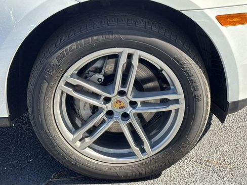 Used 2017 Porsche Macan S image 12