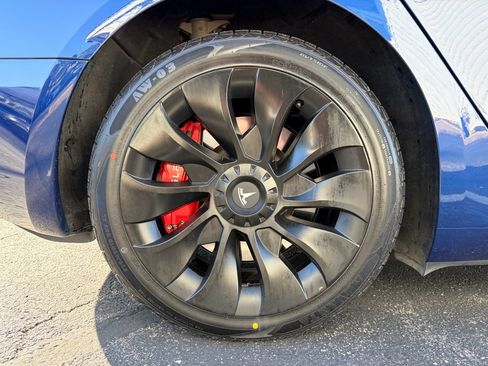 Used 2023 Tesla Model 3 Standard Range image 30