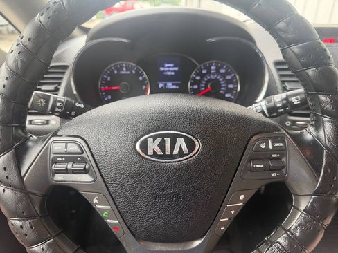Used 2016 Kia Forte EX FWD image 19
