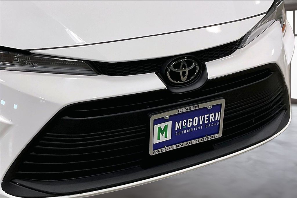 Used 2023 Toyota Corolla LE FWD image 32