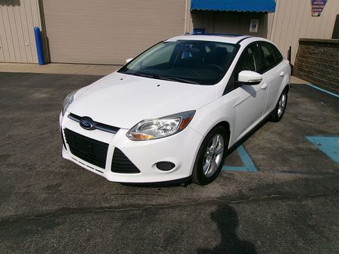 Used 2014 Ford Focus SE FWD image 2
