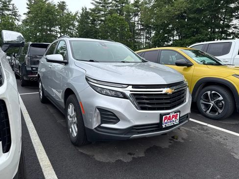 Used 2022 Chevrolet Equinox LT AWD/4WD image 2