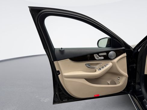 Used 2021 Mercedes-Benz C 300 4MATIC Sedan image 9