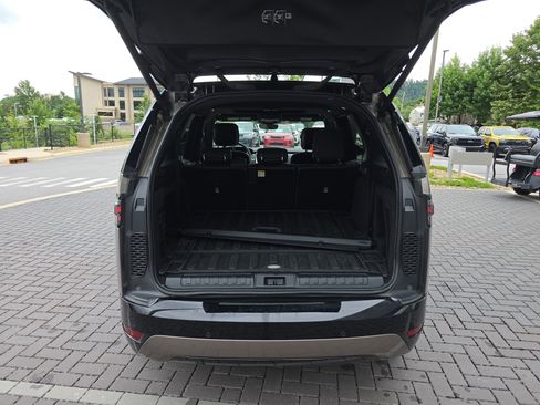 Certified 2025 Land Rover Discovery Dynamic SE image 7