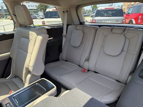 Used 2023 Lincoln Aviator Reserve w/ Equipment Group 201A RWD image 21
