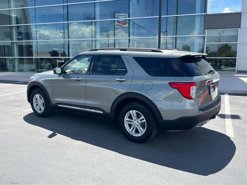 Used 2020 Ford Explorer XLT w/ Equipment Group 202A AWD/4WD image 11