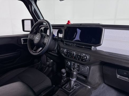 Used 2024 Jeep Wrangler Unlimited w/ Convenience Group AWD/4WD image 27