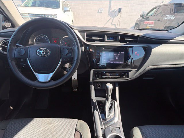 Used 2018 Toyota Corolla LE FWD image 18