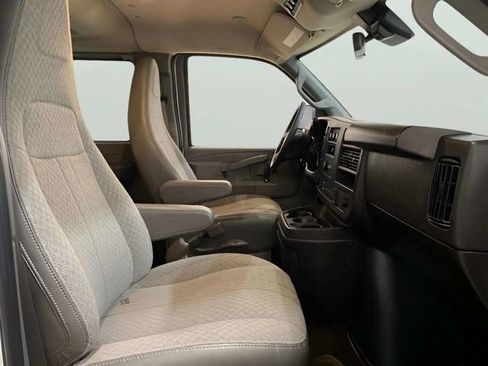 Used 2025 Chevrolet Express 3500 LT w/ LT Preferred Equipment Group RWD image 24