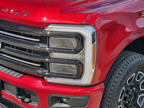 Used 2025 Ford F250 Platinum image 7