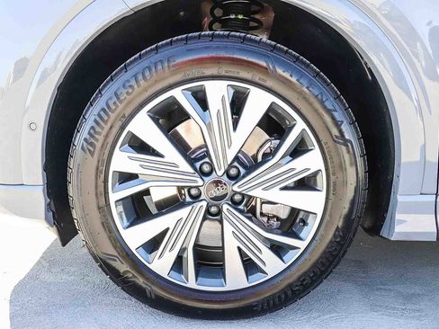 Used 2024 Audi Q4 e-tron Premium Plus image 14