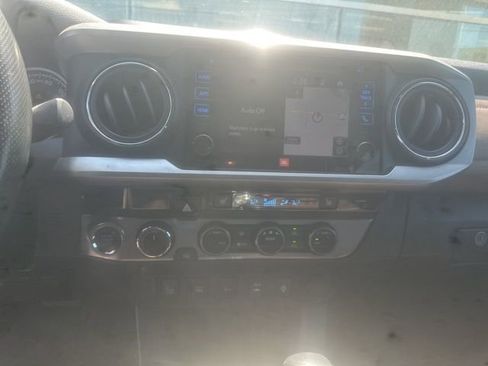 Used 2017 Toyota Tacoma Limited w/ Tow Package image 11